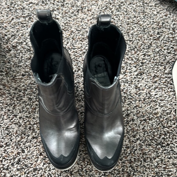 Fun Hunter boots with platform inside. - Picture 2 of 6